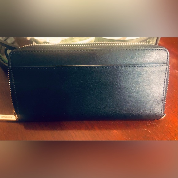 Kate Spade wallet - Picture 7 of 7